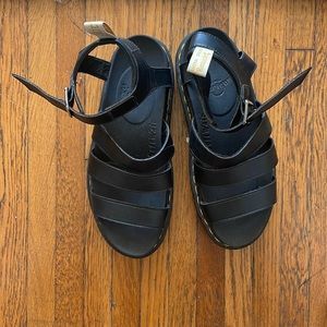never worn Blaire Hydro Dr. Martens gladiator sandals! 🖤